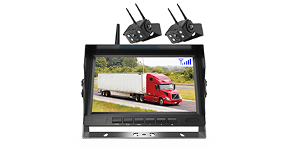 Why a Digital Rear View Camera Beats a Standard Mirror